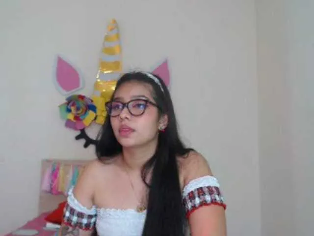 Live sex webcam photo for abril7 #272383818