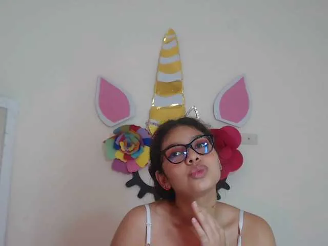 Live sex webcam photo for abril7 #272484373