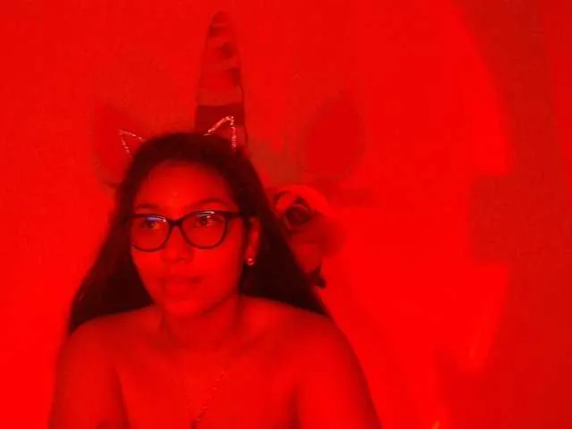 Live sex webcam photo for abril7 #272520286