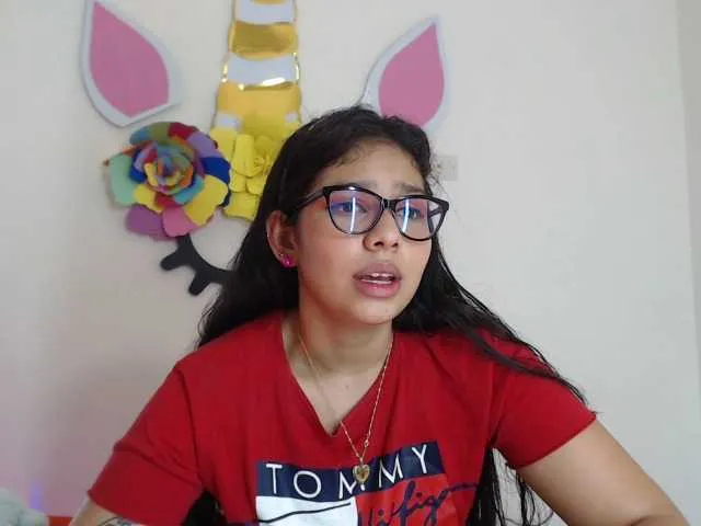 Live sex webcam photo for abril7 #272546989