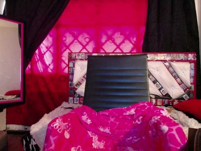 Live sex webcam photo for abrilonnel1 #276277993