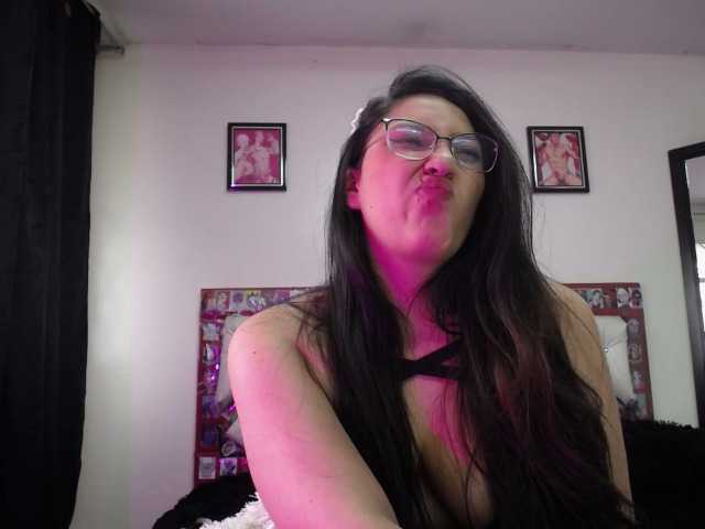 Live sex webcam photo for abrilonnel1 #277216370