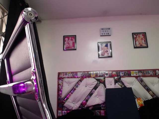 Live sex webcam photo for abrilonnel1 #277221965