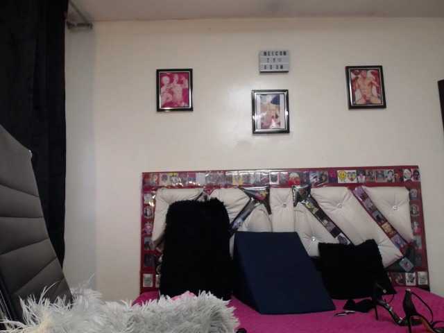 Live sex webcam photo for abrilonnel1 #277332648