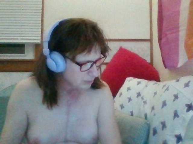 Live sex webcam photo for acorn551 #271863461