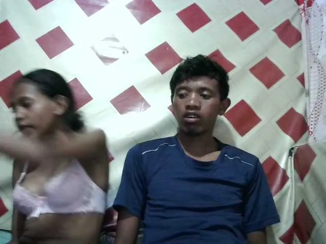 Live sex webcam photo for adamsetamanda #277424073