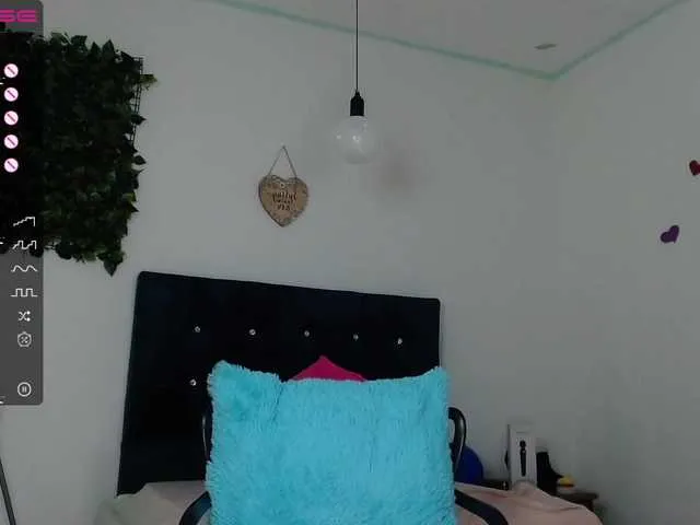 Live sex webcam photo for adelajordinso #275686426