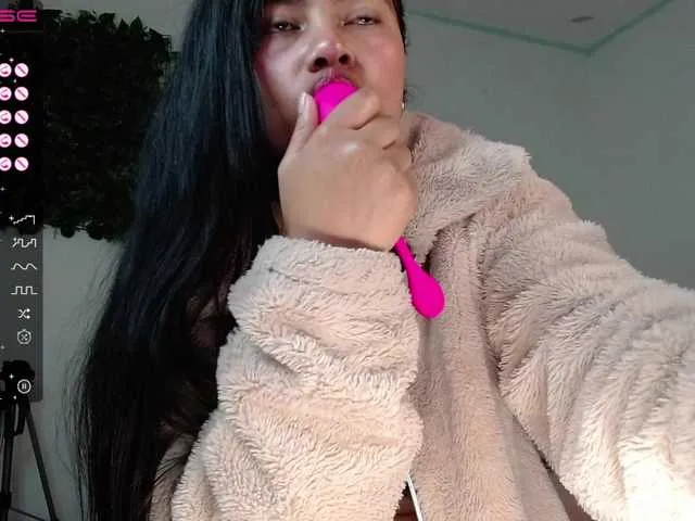 Live sex webcam photo for adelajordinso #275710051