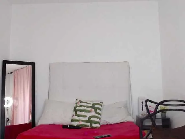 Live sex webcam photo for adelajordinso #275917386