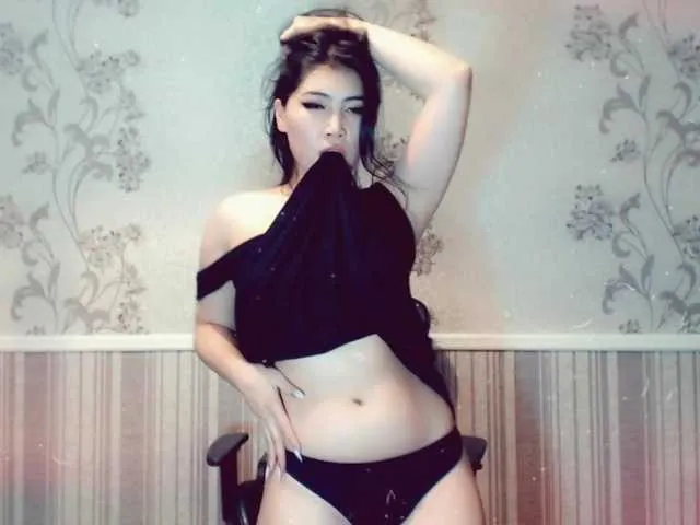 Live sex webcam photo for adellasweety #273837388