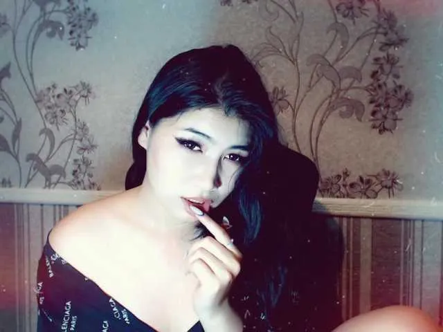 Live sex webcam photo for adellasweety #273870485