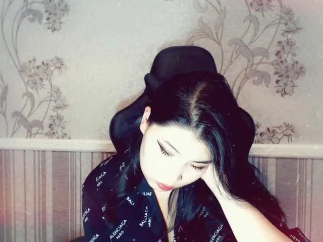 Live sex webcam photo for adellasweety #273967494