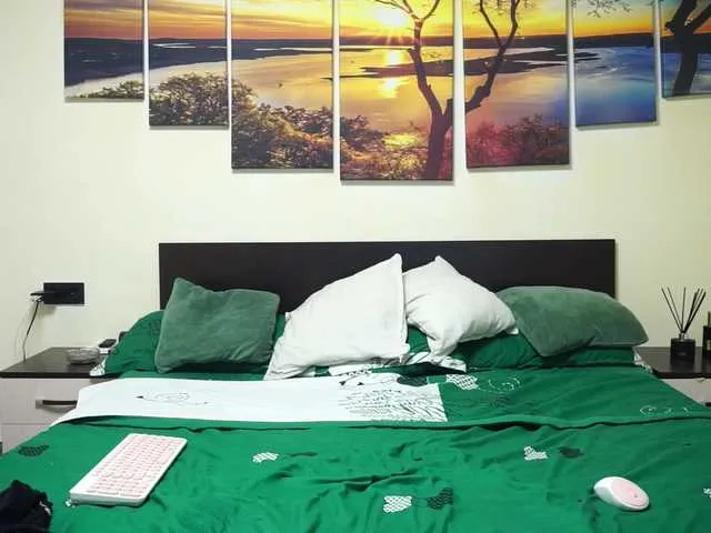 Live sex webcam photo for adellineee #290371818