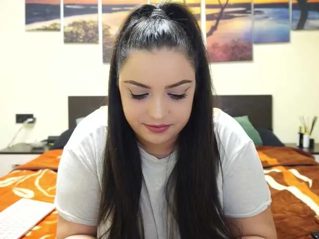 Live sex webcam photo for adellineee #290538885