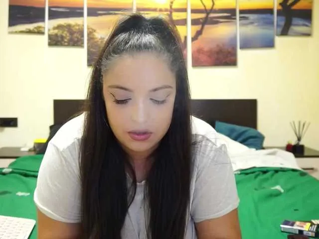 Live sex webcam photo for adellineee #291916624