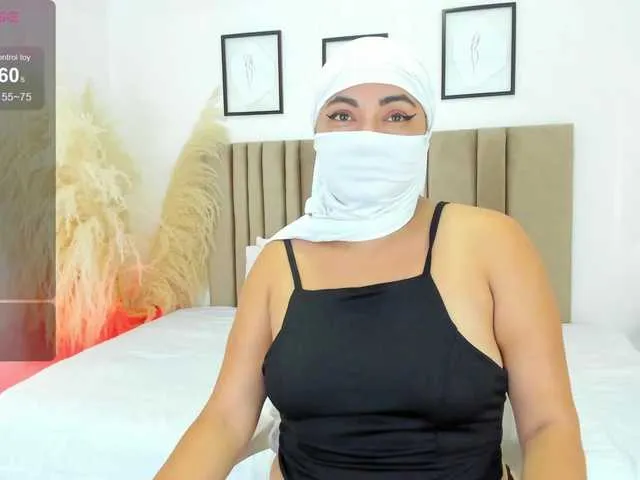 Live sex webcam photo for adhilaa- #290446411