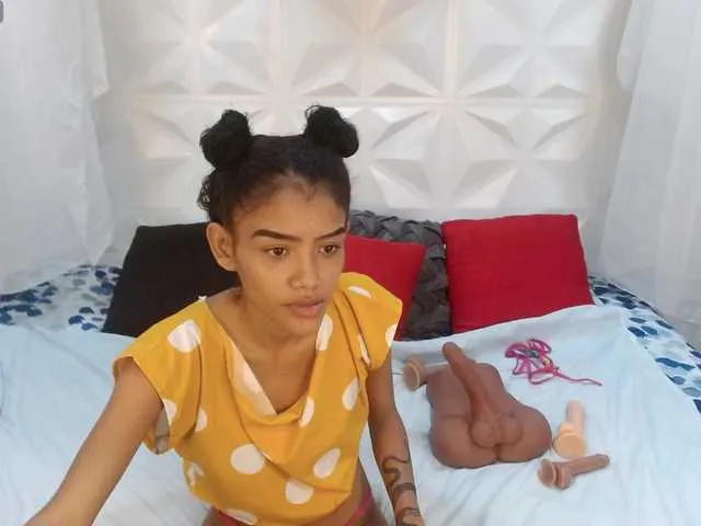 Live sex webcam photo for adissonpetite #292390018