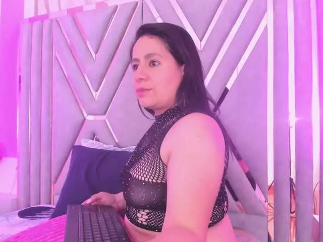Live sex webcam photo for adri-rivera #293656841