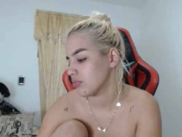 Live sex webcam photo for adri14-1 #271982805