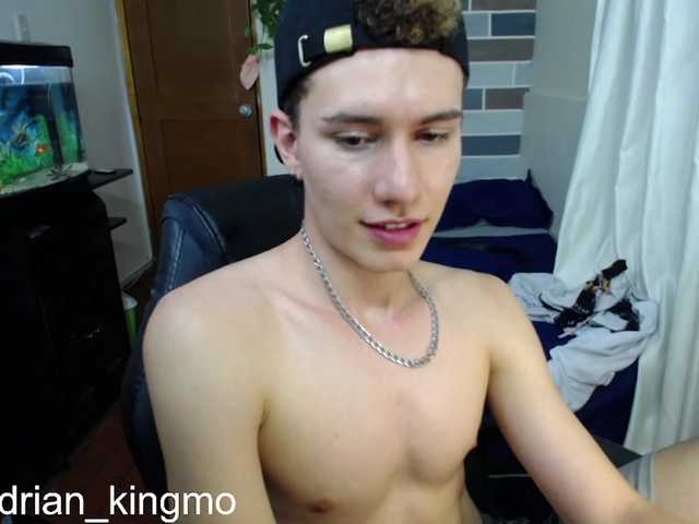 Live sex webcam photo for adrian-king #275978835