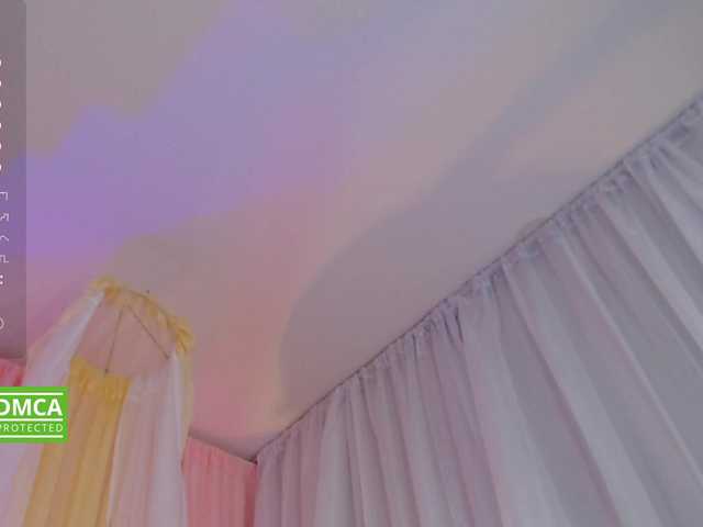 Live sex webcam photo for adrianasweet #276888709