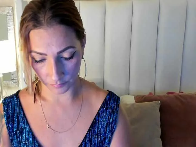 Live sex webcam photo for adrianatorres #273812895