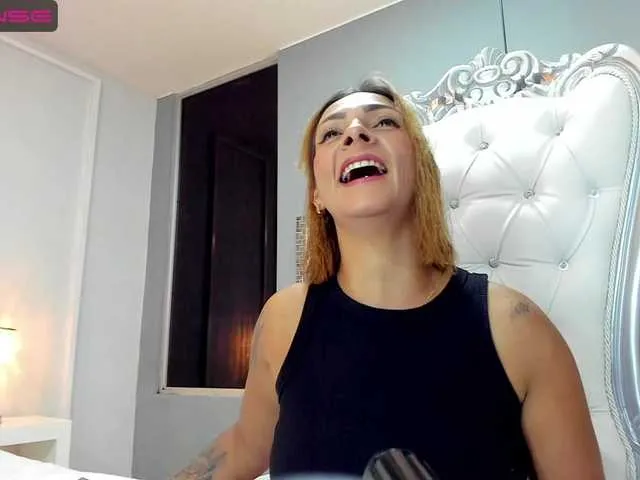 Live sex webcam photo for adrianatorres #275508251