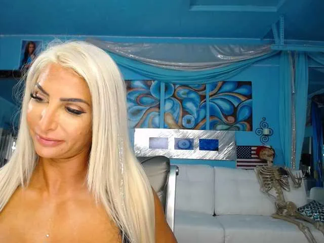 Live sex webcam photo for adrianna_fox #287953299