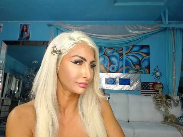 Live sex webcam photo for adrianna_fox #287953306