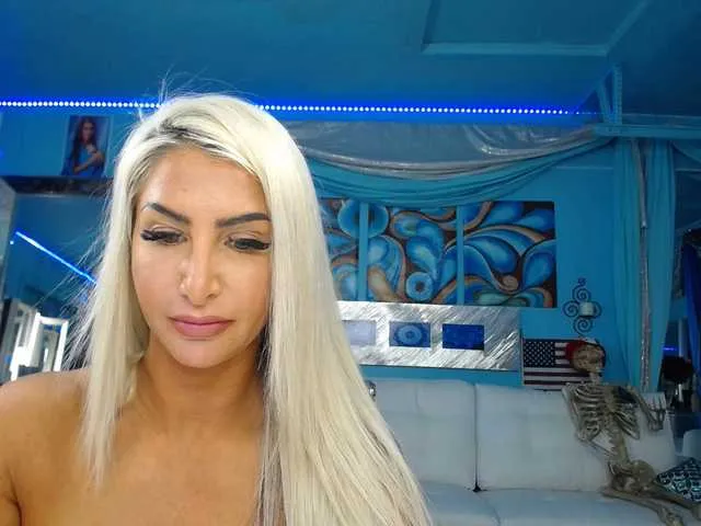 Live sex webcam photo for adrianna_fox #287953340