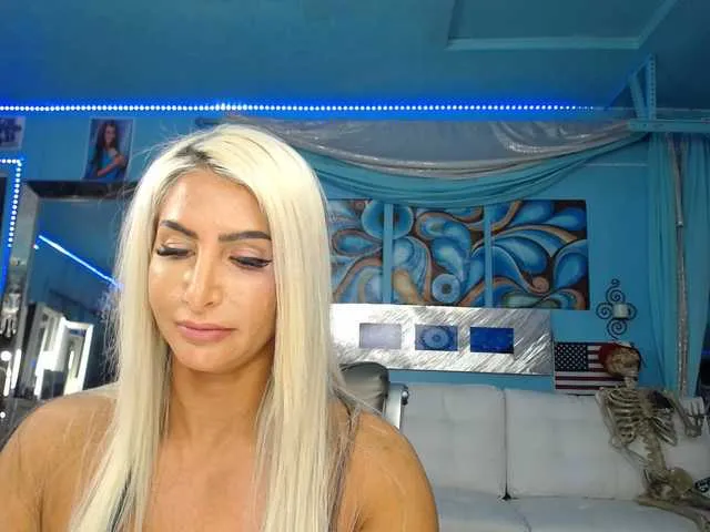 Live sex webcam photo for adrianna_fox #287953345