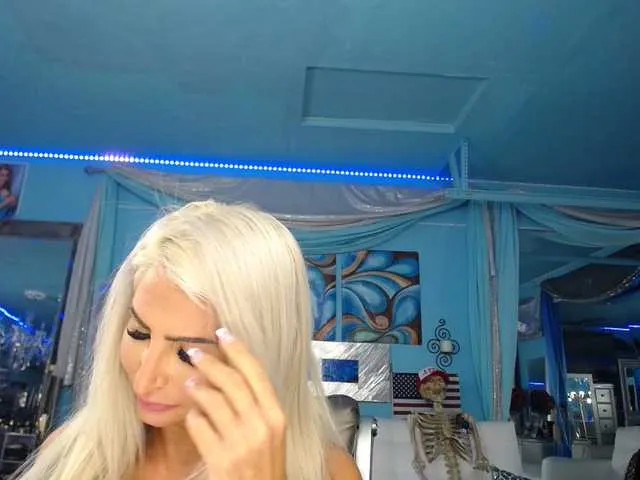 Live sex webcam photo for adrianna_fox #287953356