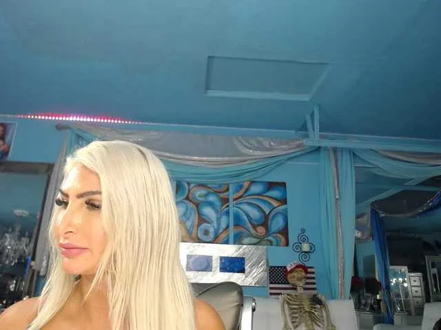 Live sex webcam photo for adrianna_fox #287953357