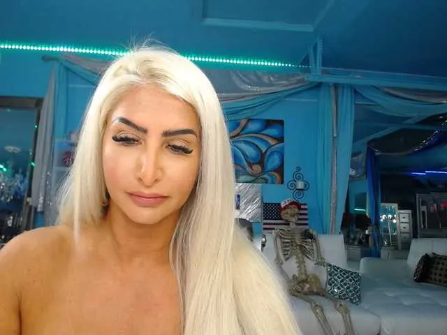 Live sex webcam photo for adrianna_fox #287953359