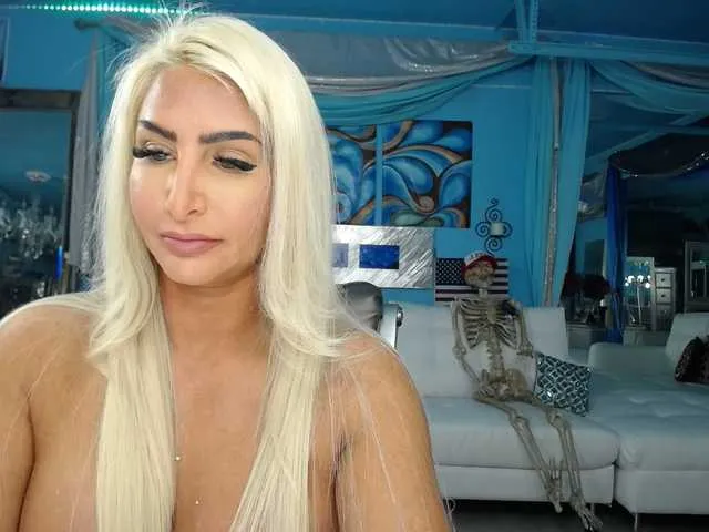 Live sex webcam photo for adrianna_fox #287953361