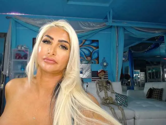 Live sex webcam photo for adrianna_fox #287953362