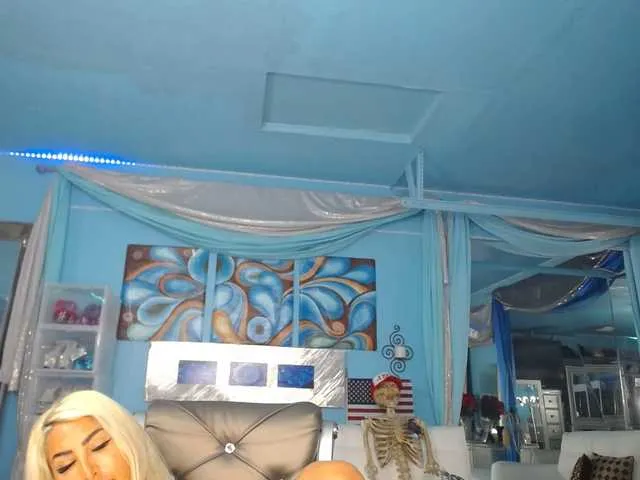 Live sex webcam photo for adrianna_fox #287953383