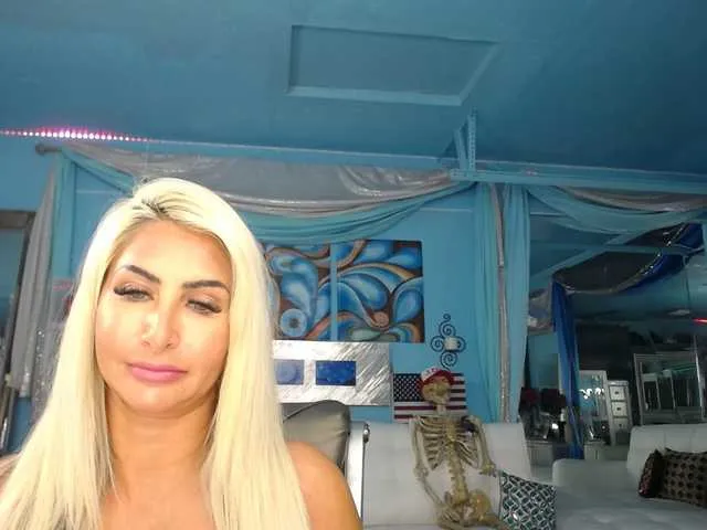 Live sex webcam photo for adrianna_fox #287953388