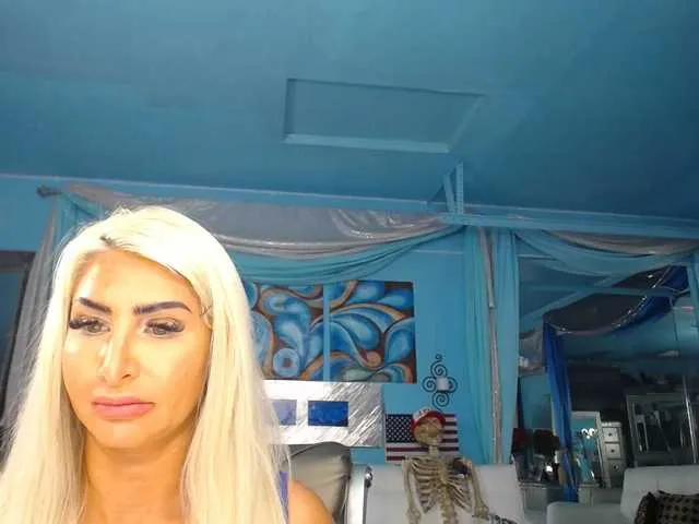 Live sex webcam photo for adrianna_fox #287953412