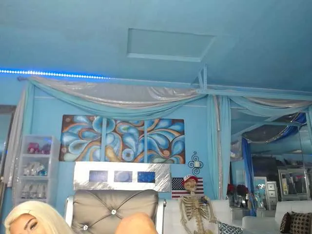 Live sex webcam photo for adrianna_fox #287953413