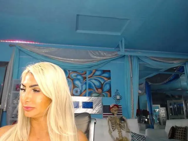 Live sex webcam photo for adrianna_fox #287953422