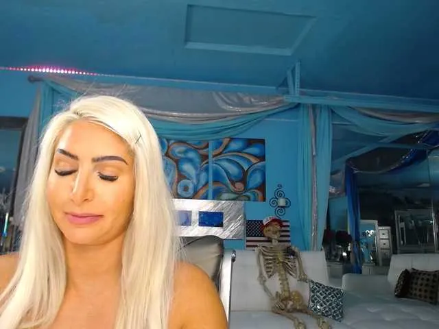 Live sex webcam photo for adrianna_fox #287953434