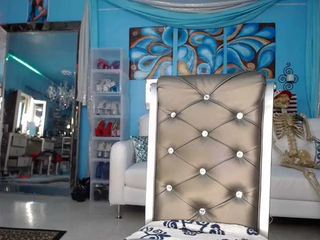 Live sex webcam photo for adrianna_fox #287953435