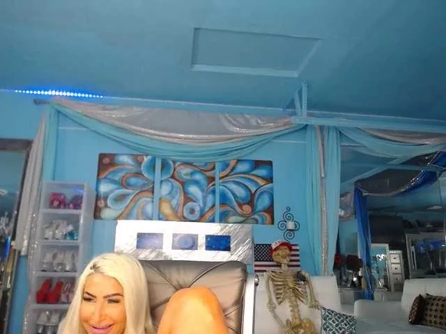 Live sex webcam photo for adrianna_fox #287953449