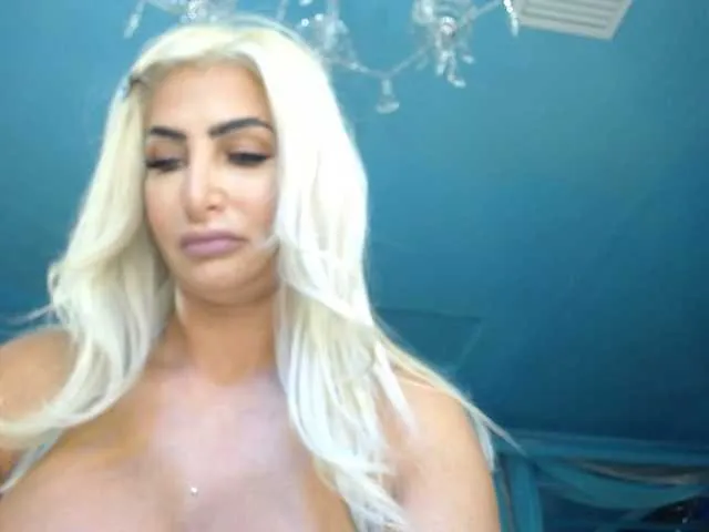 Live sex webcam photo for adrianna_fox #287953481