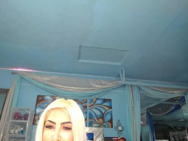 Live sex webcam photo for adrianna_fox #287953484