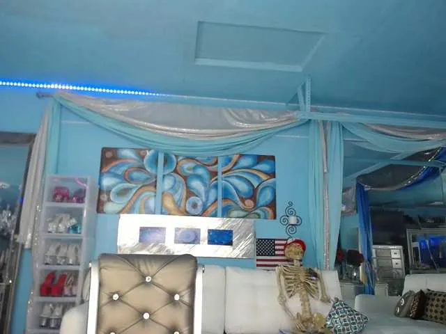 Live sex webcam photo for adrianna_fox #287953491