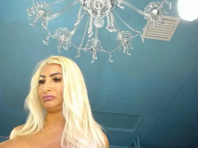 Live sex webcam photo for adrianna_fox #287953495