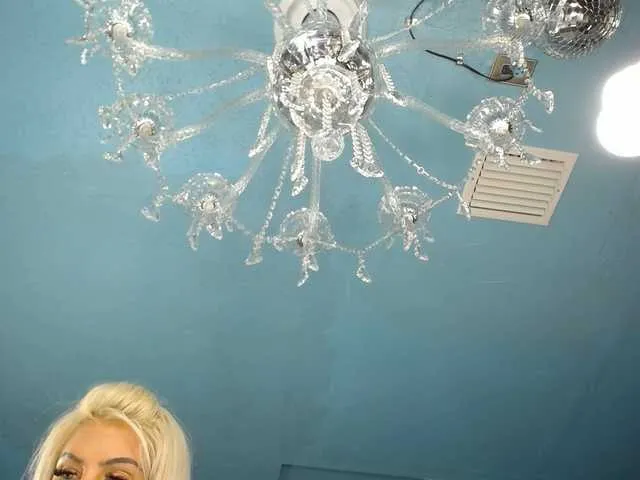 Live sex webcam photo for adrianna_fox #287953529