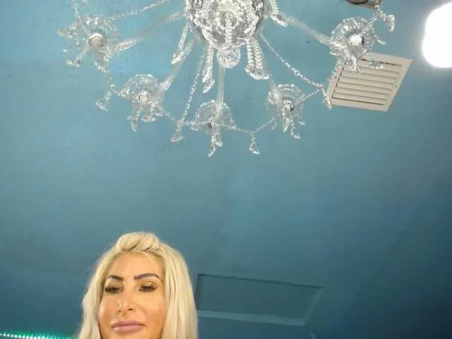 Live sex webcam photo for adrianna_fox #287953543